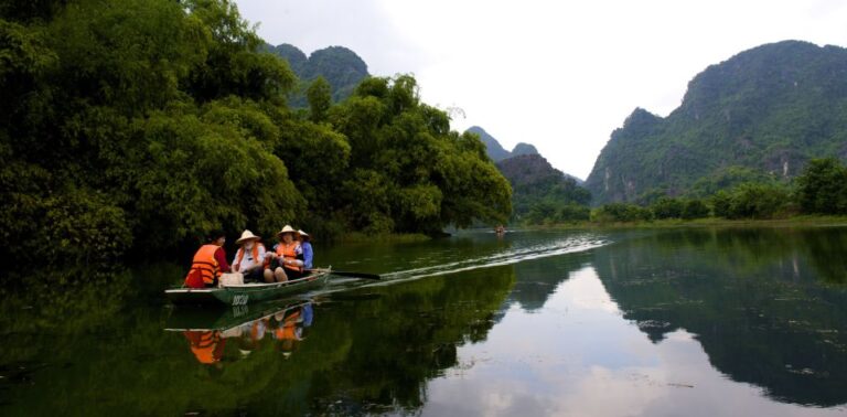 Hanoi: Hoa Lu, Mua Cave and Trang an Day Tour With Lunch