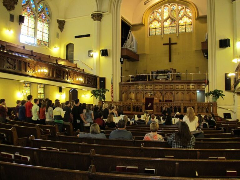 Harlem: Sunday Gospel Service With Locals