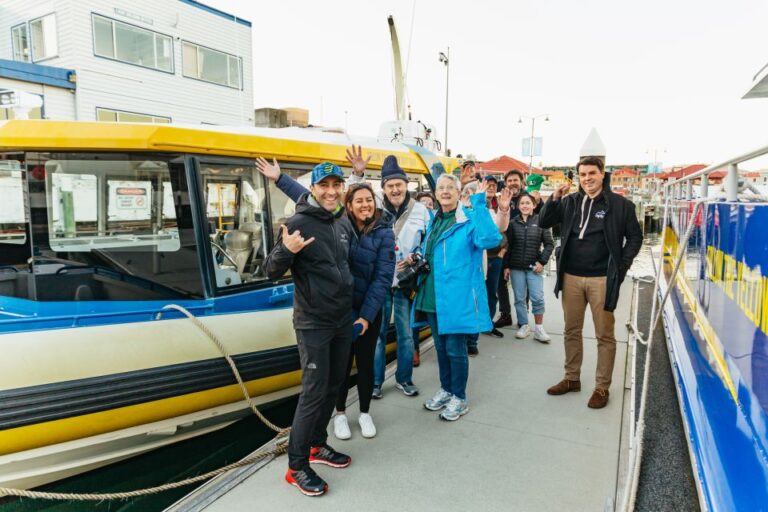 Hobart: 2.5-hour Iron Pot Lighthouse Cruise