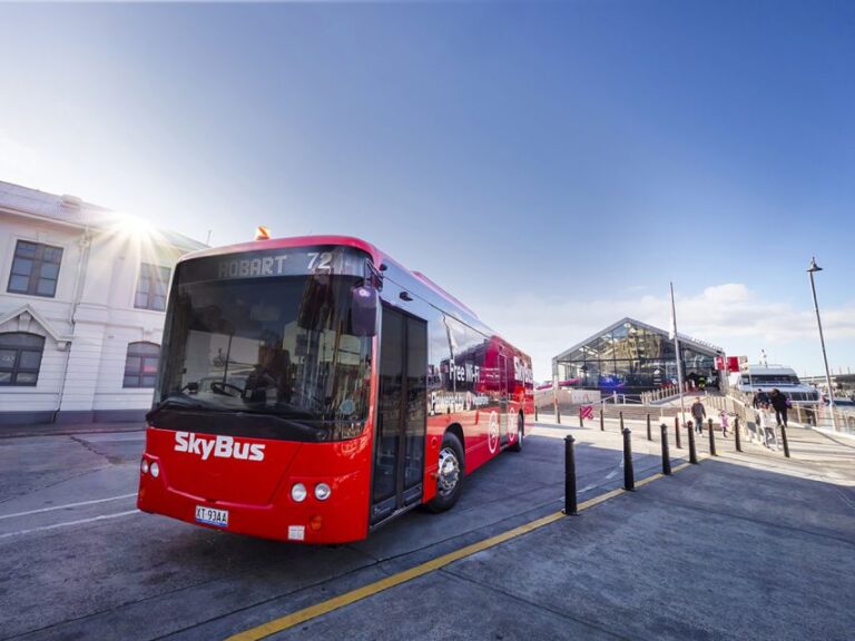 Hobart Airport: Express Bus Transfer to Hobart City