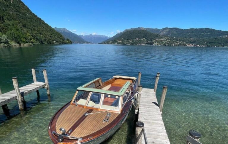 Lake Como: Unforgettable Experience Aboard a Venetian Boat