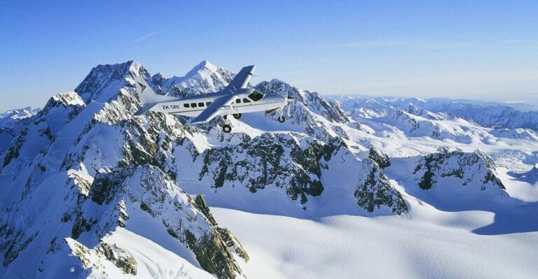 Lake Tekapo: 50-Minute Mount Cook and Beyond Scenic Flight