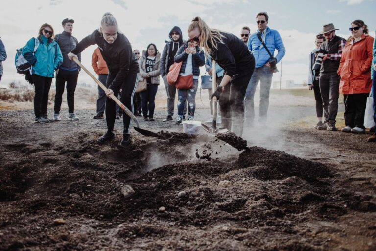 Laugarvatn Fontana: Geothermal Bread-Baking Experience