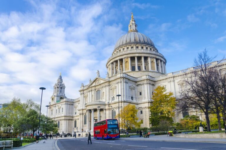 London: Churches and Cathedrals Private Walking Tour