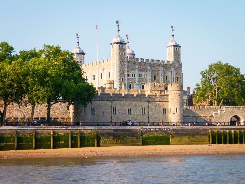 1 london tower of london guided tour with crown jewels option London: Tower of London Guided Tour With Crown Jewels Option