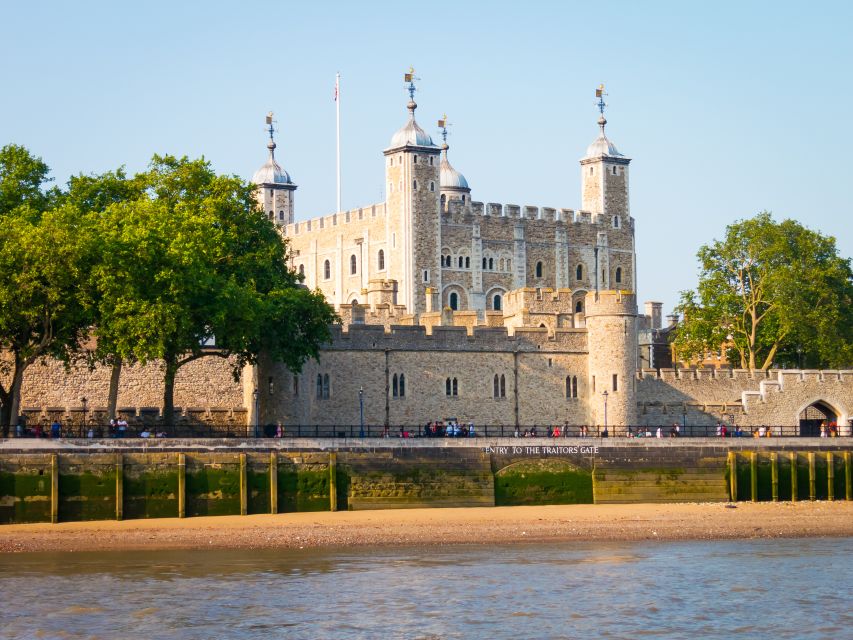 London: Tower of London Guided Tour With Crown Jewels Option