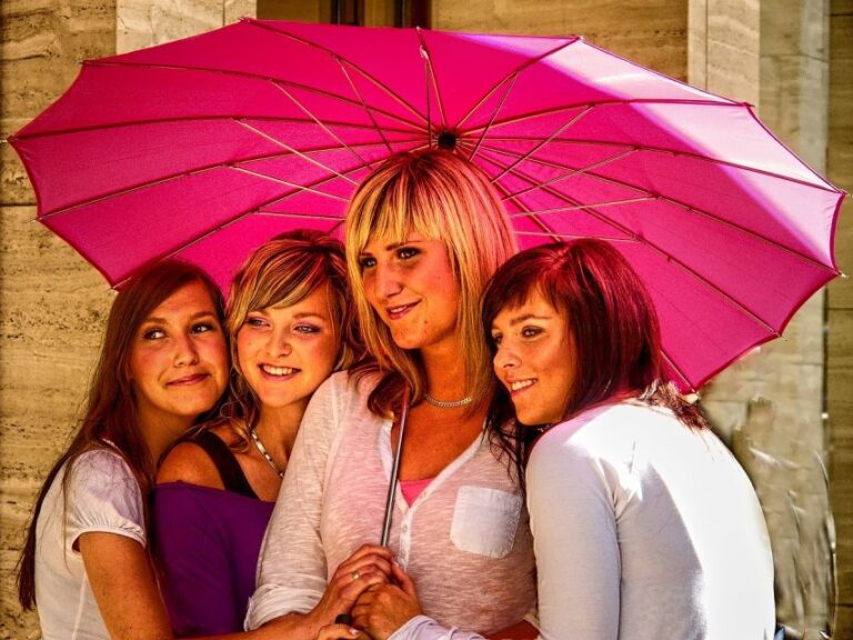 Lyon : Bachelorette Party Outdoor Smartphone Game