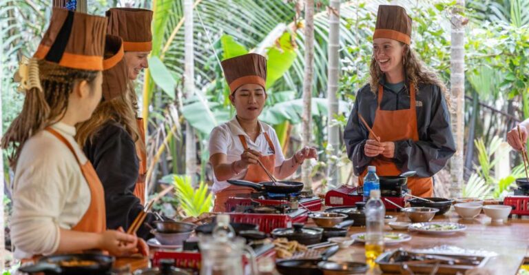 Mad Monkey Hoi An Cooking Class & Bamboo Boats