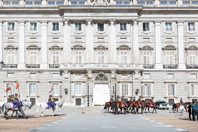 Madrid Highlights and Royal Palace Half-Day Private Tour