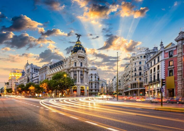 Madrid: Self-Guided Tour With Over 15 Sights
