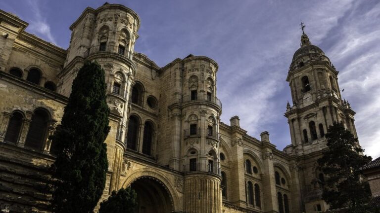 Málaga: 2-Hour Historical Center & Cathedral Tour