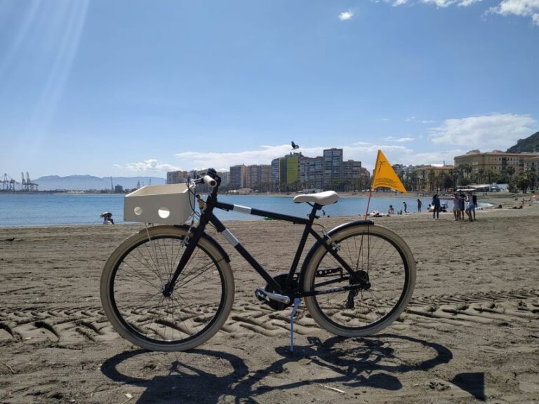 Malaga: Bike Rental for City Discovery Route & Beaches