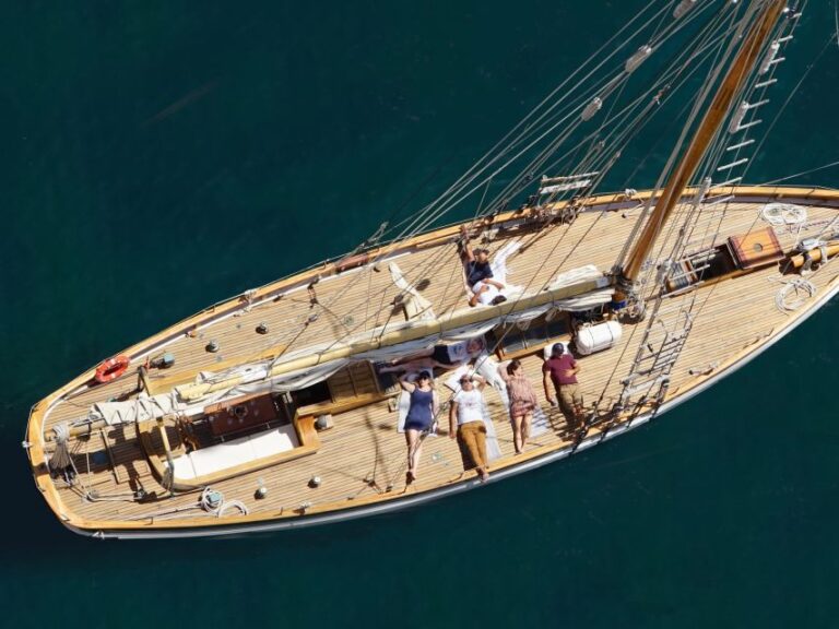 Marseille: Calanques Sailing Day With Lunch