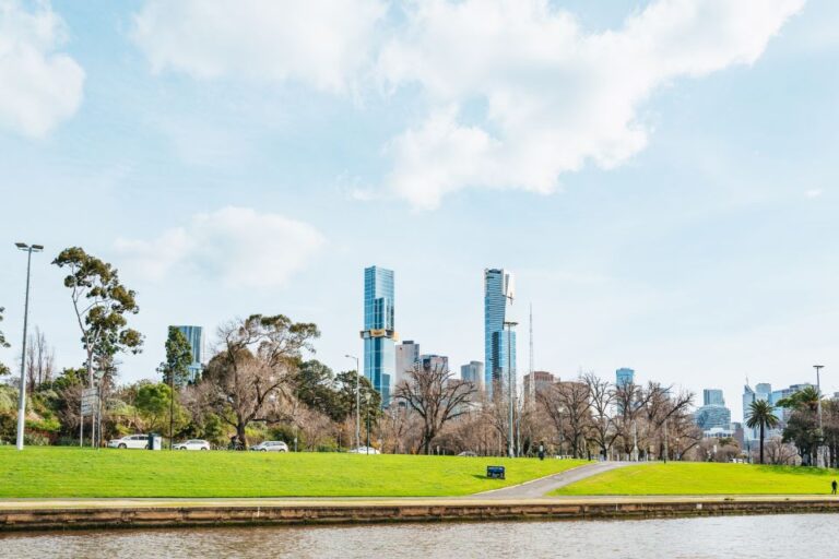 Melbourne: 1-Hour Gardens and Sporting Precinct River Cruise