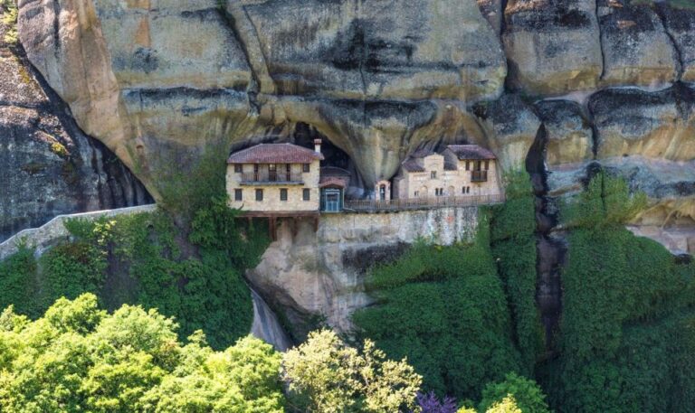 Meteora: Hiking Tour on Hidden Trails With a Local Guide