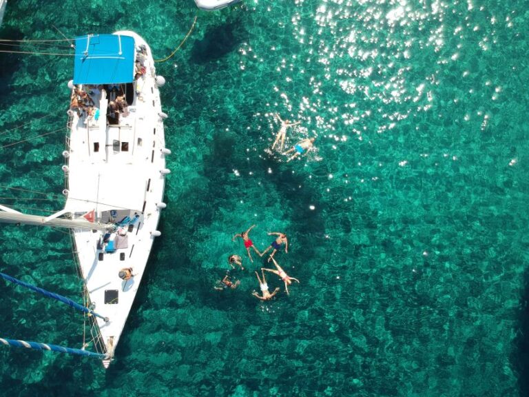 Milos: Milos and Polyaigos Snorkeling and SUP Cruise