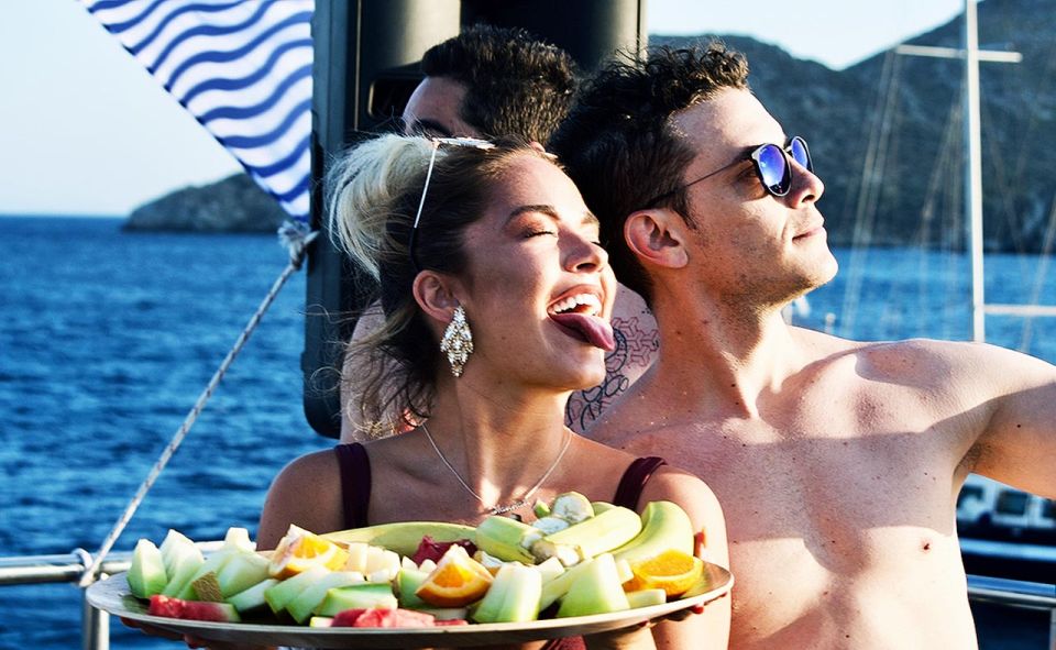 1 mykonos sunset boat party with open bar live dj Mykonos: Sunset Boat Party With Open Bar & Live DJ