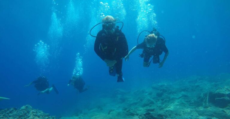 Oia: 2 Guided Scuba Dives off Santorini for Certified Divers