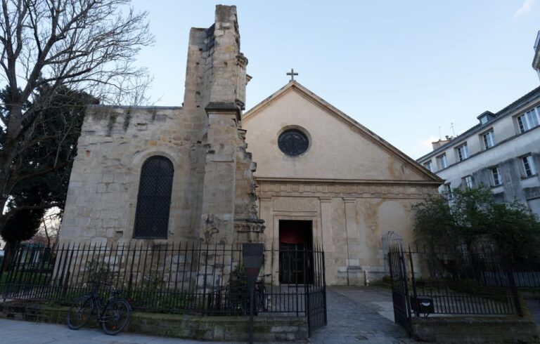 Paris: Latin Quarter Walking Tour With Local Guide