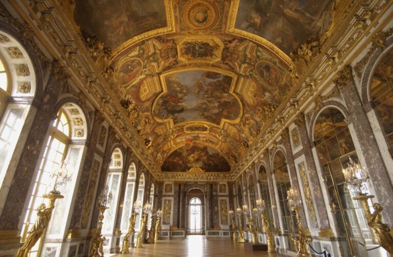 Paris: Palace of Versailles Tour With Skip-The-Line Ticket