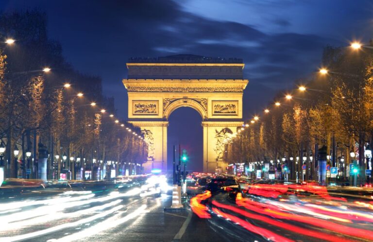 Paris: Panoramic Night Tour With Audio Guide and Host