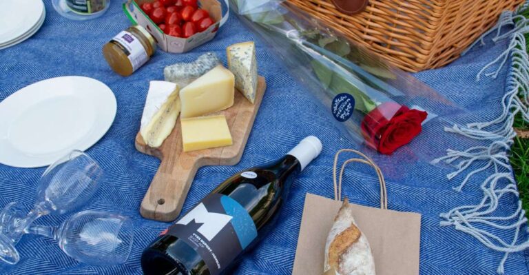 Parisian Picnic Escape : Cheese and Wine Tasting