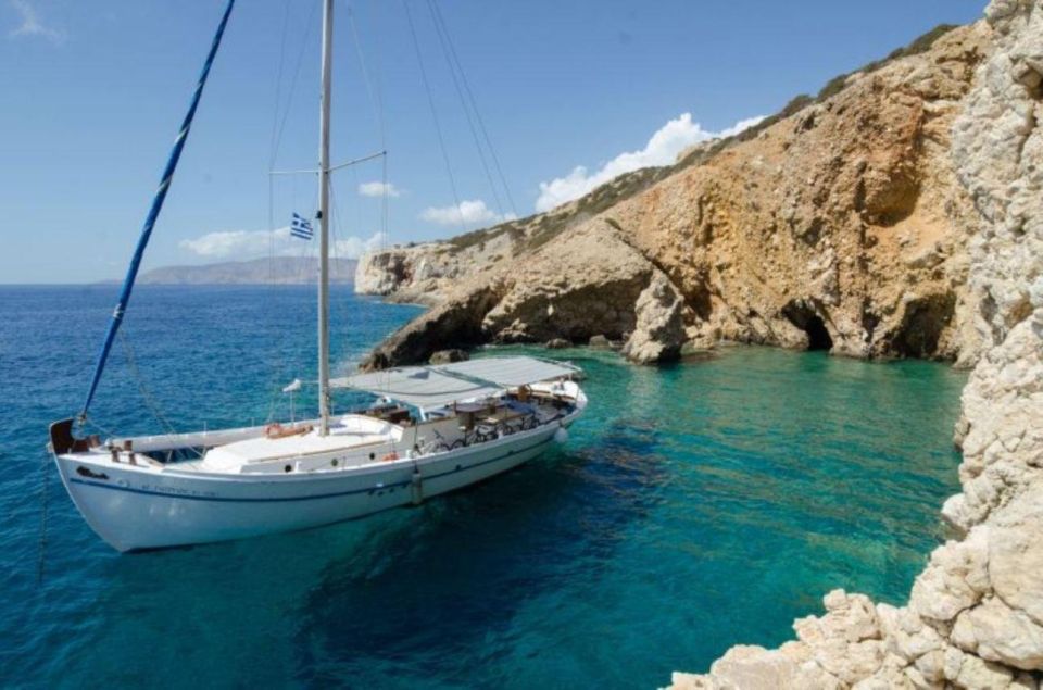 1 paros day cruise to koufonisia by traditional wooden kaiki Paros: Day Cruise to Koufonisia by Traditional Wooden Kaiki