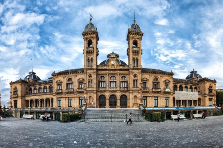 Parte Vieja San Sebastian : Self-Guided Reading Walking Tour