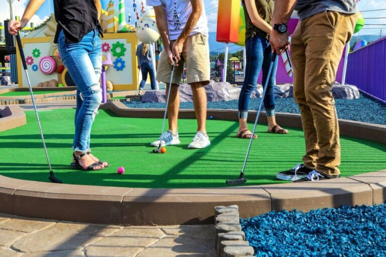 Pigeon Forge: Crave Golf Club Mini-Golf Experience