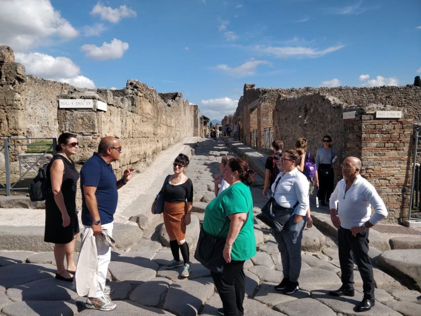 Pompeii: 5-Hour Guided Tour With Archeologist