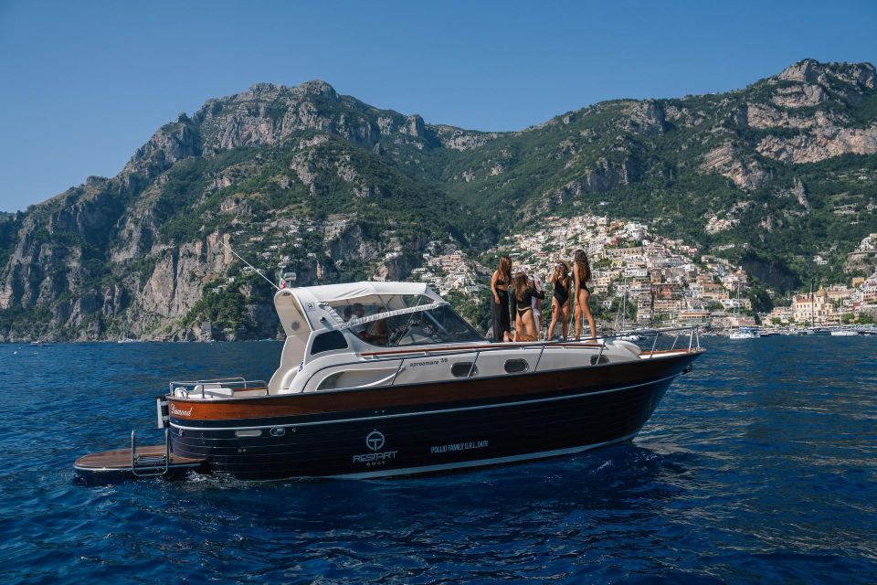 1 positano boat tour of capri with drinks and snacks Positano: Boat Tour of Capri With Drinks and Snacks