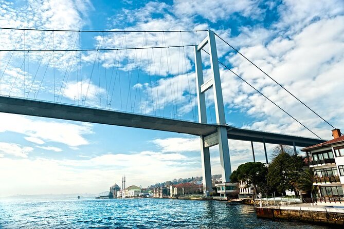 Private Bosphorus Sightseeing Cruise By Luxury Yacht in Istanbul