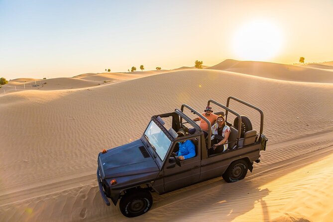 Private Morning Desert Safari in Vintage Mercedes G Class