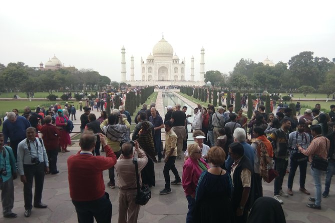 Private Taj Mahal Sunrise Day Tour From Delhi by Car