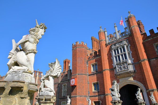 Private Tour Hampton Court Palace by Luxury Sedan