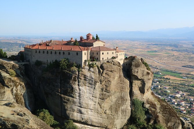 Private Tour to Monasteries of Meteora & Thermopylae From Athens