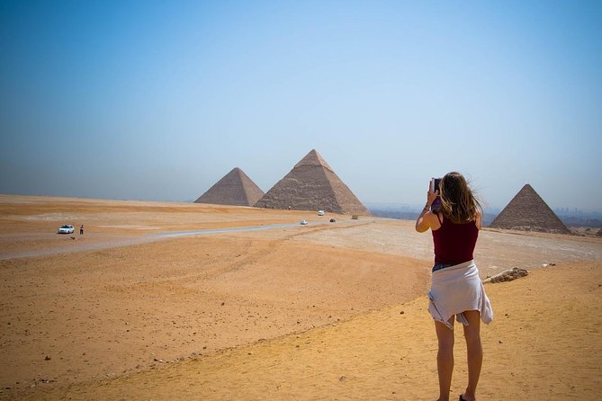 Pyramids of Giza & Sphinx & Valley Temple Tour With Egyptian Lunch