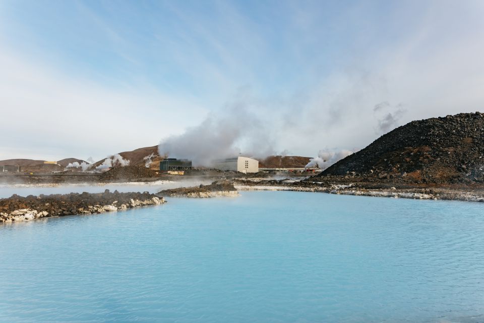 1 reykjavik roundtrip bus transfer to the blue lagoon Reykjavik: Roundtrip Bus Transfer to the Blue Lagoon