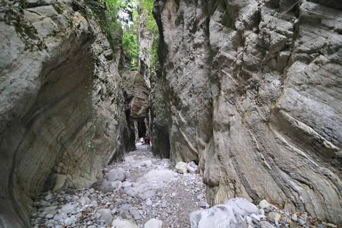 Ridomo Gorge Hike to MANA Spring