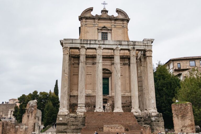 Rome: Colosseum, Roman Forum, and Palatine Hill Tour