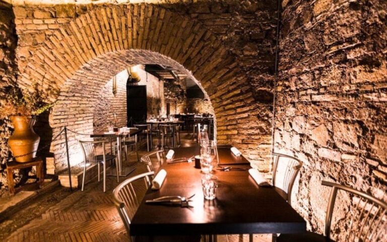 Rome: Exclusive Candlelight Dinner in Agrippas Roman Bath