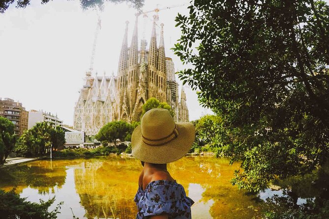 Sagrada Familia “Fast Track” Guided Tour in Barcelona