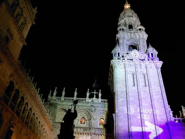 Santiago De Compostela: Land of Legends & Meigas Night Tour