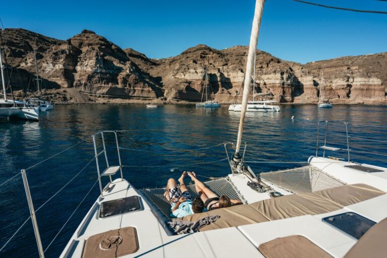 Santorini: Catamaran Caldera Cruise With Meal and Drinks