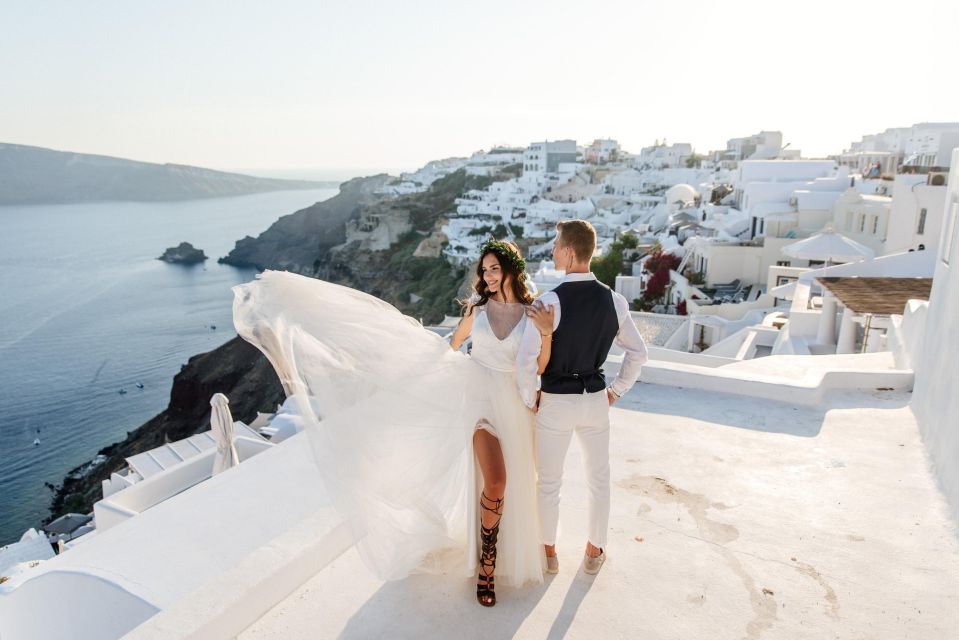 Santorini: Exclusive Personalized Photoshoot Session