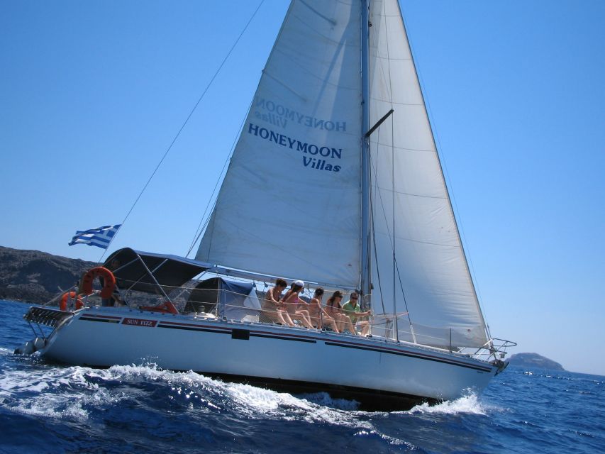 1 santorini oia private sailing cruise with meal drinks Santorini Oia: Private Sailing Cruise With Meal & Drinks