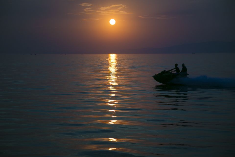 Santorini: Perivolos Beach Jet Ski Rental