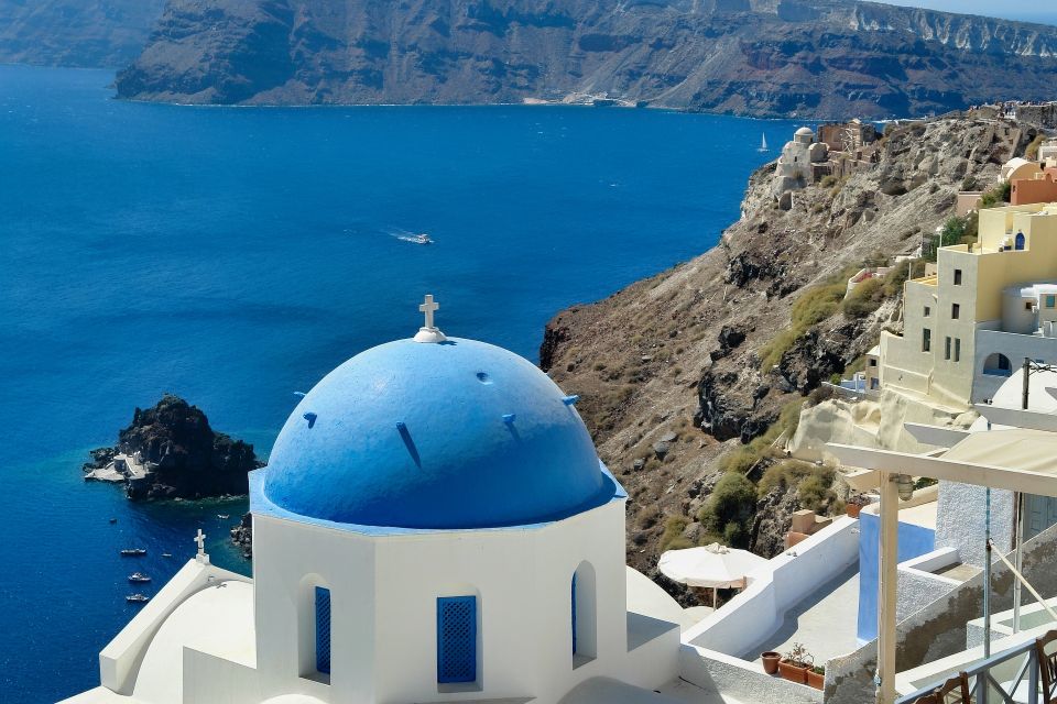 Santorini: Private Photo Tour With Food & Wine Tasting