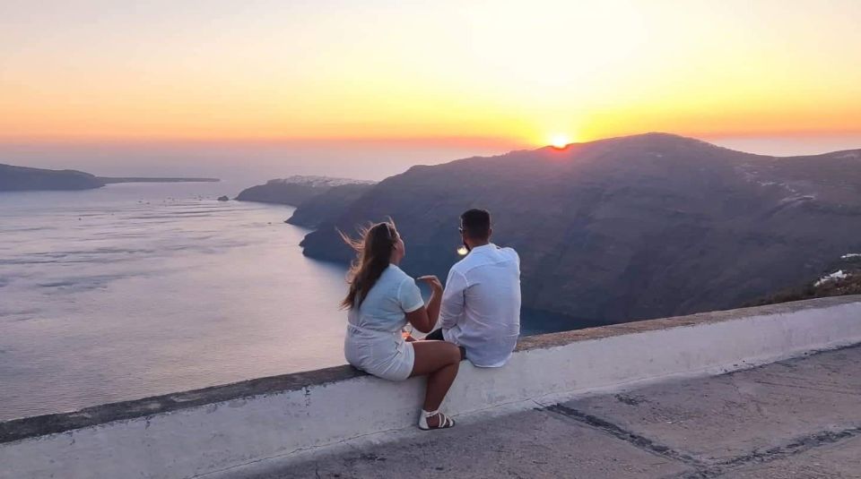 1 santorini private sunset tour with picnic transfer Santorini: Private Sunset Tour With Picnic & Transfer