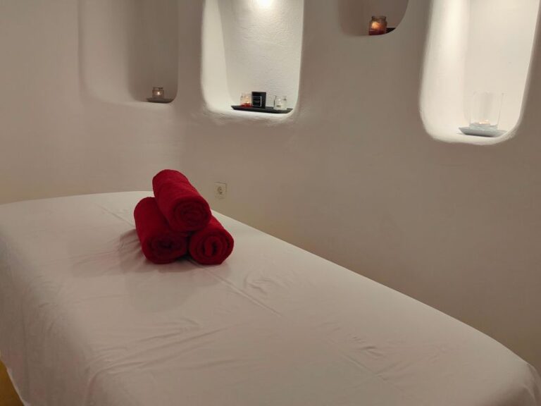 Santorini: Singles Aromatherapy Massage & Free Gym